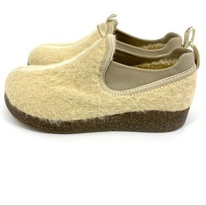 earth origins janet clog